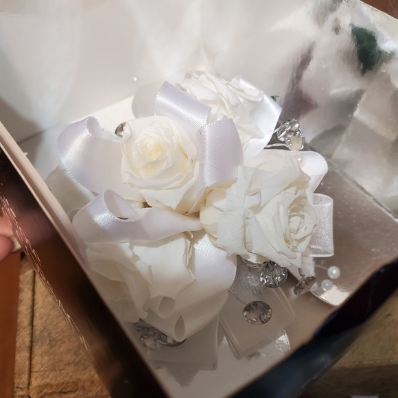 White Corsage infiniterose - Picture 6 of 6